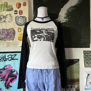 🎵 Brandy Melville Radio Silence Graphic Long Sleeve 🎵